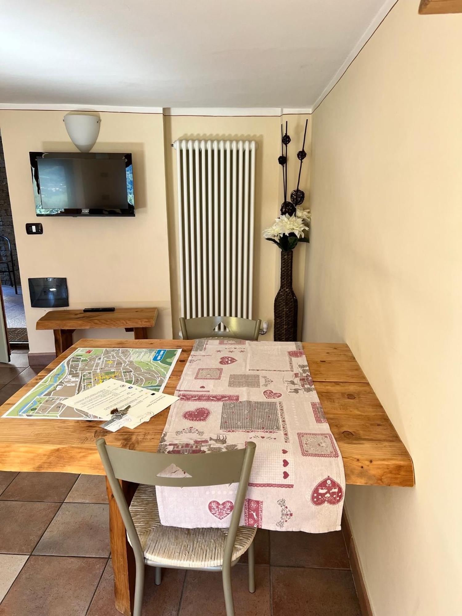 Profumo Di Legno Appartement Aosta Buitenkant foto