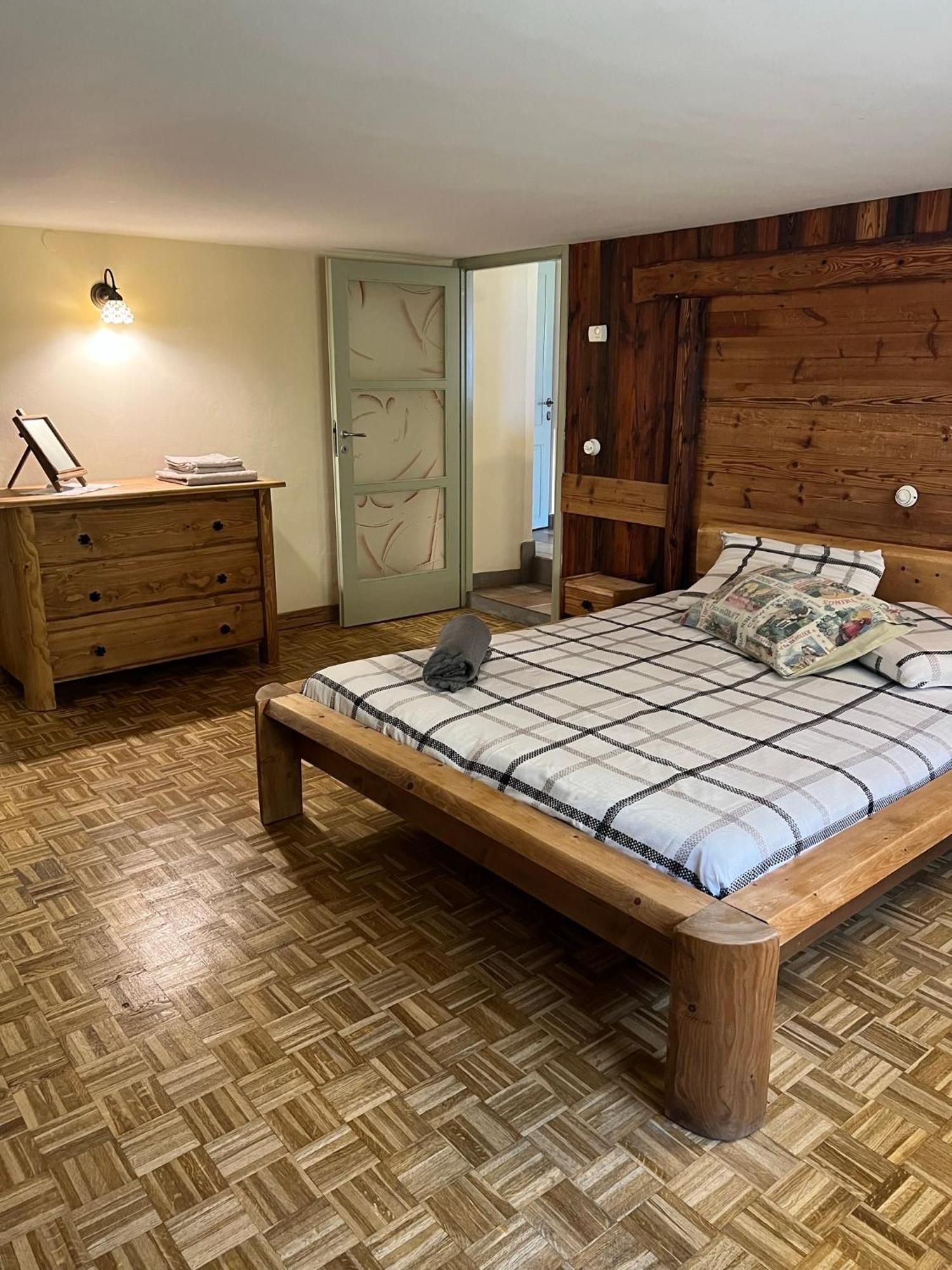 Profumo Di Legno Appartement Aosta Buitenkant foto